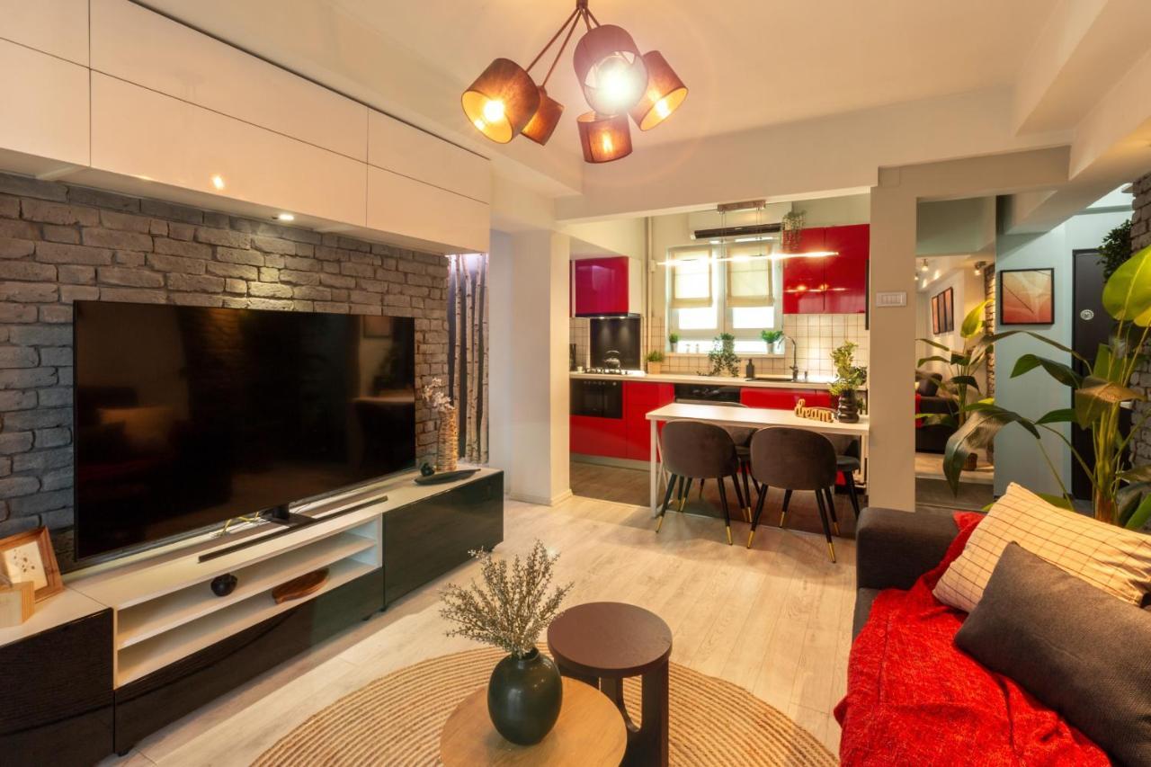 בוקרשט Modern 1Br Apt In The Old Town: The Perfect Choice מראה חיצוני תמונה